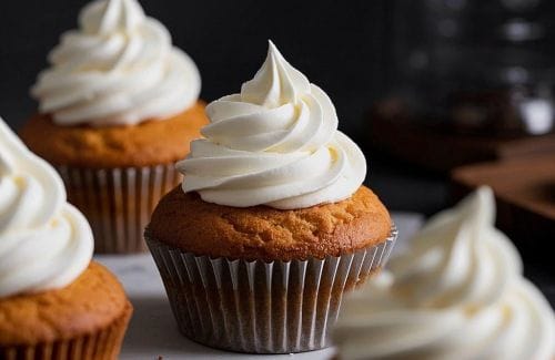 The Ultimate Guide to Whipping Cream Powder: Why Smart Bakeries Are Switching from Liquid to Dry Solutions