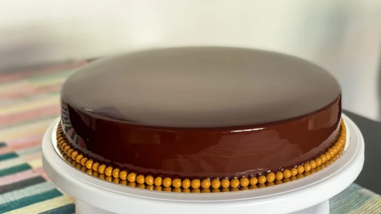 The B2B Guide to Sourcing Wholesale Chocolate Cold Glaze for Bakeries & Foodservice